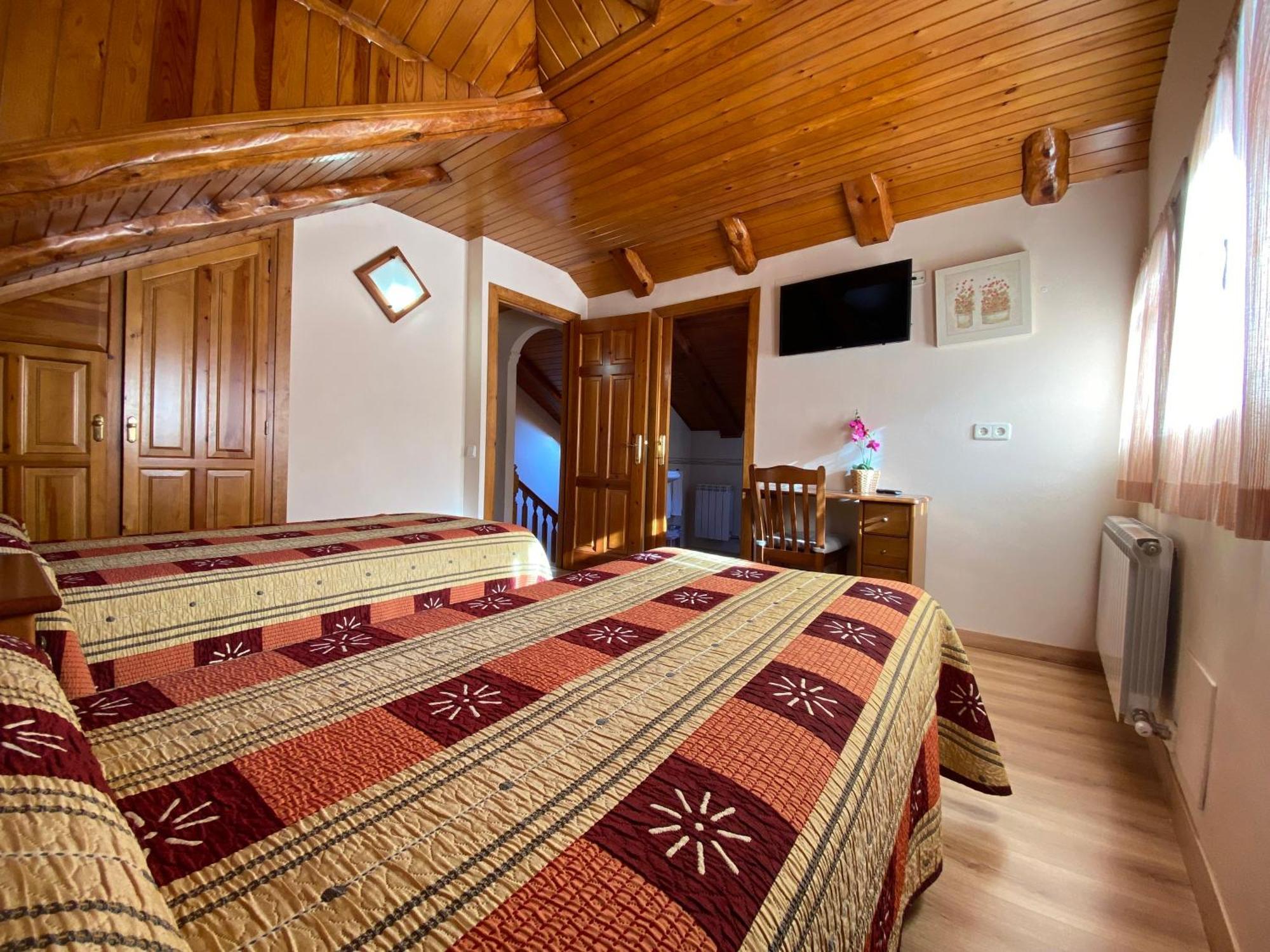 Casa Torellola Cardet Room photo