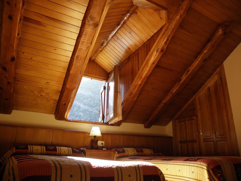 Casa Torellola Cardet Room photo